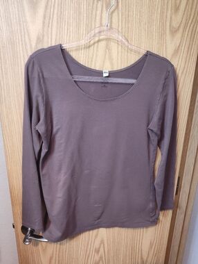 Women’s Long Sleeve Scoop Neck Top - Brown